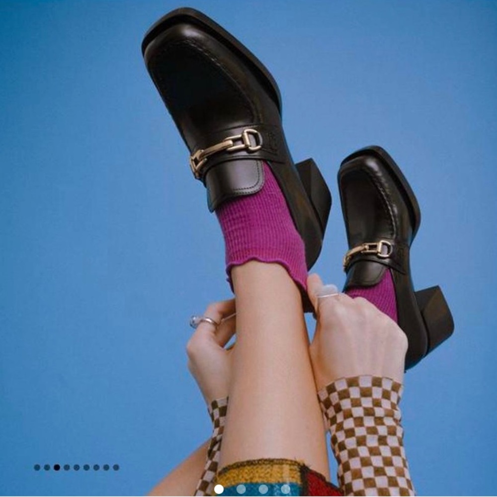 Labucq sz 39 heeled kitty loafer with horse-bit detail.